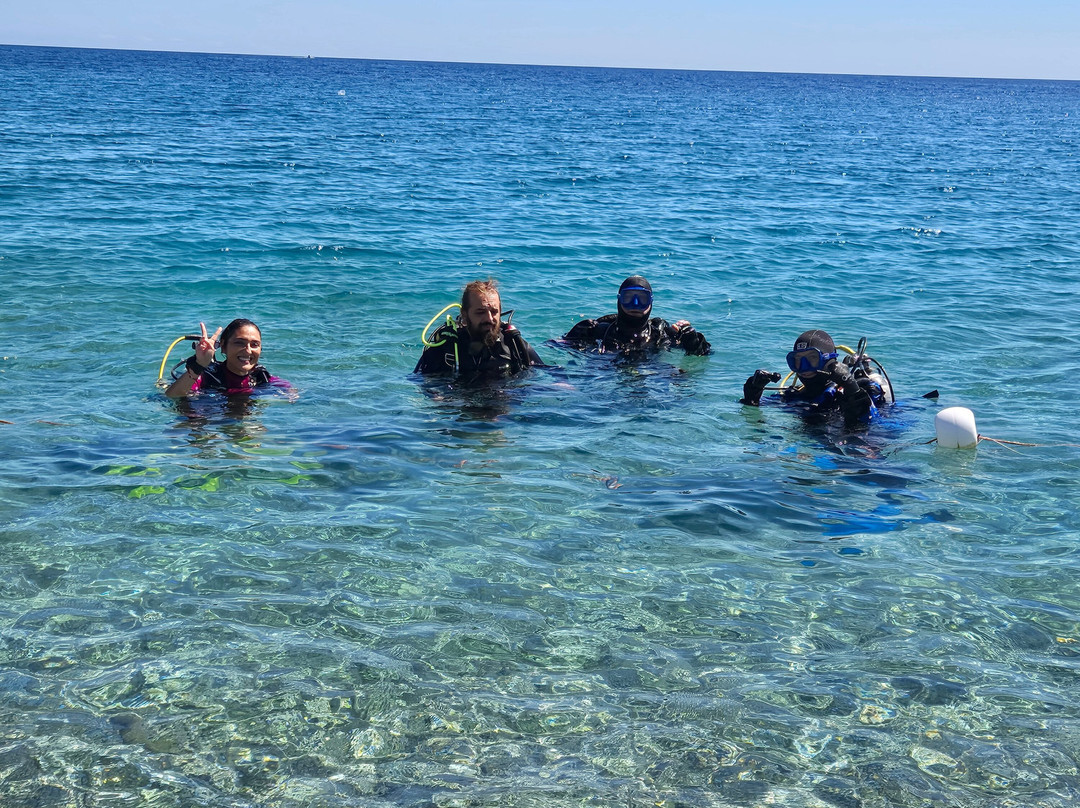 Diving 220 bar-Montepaone Lido必去景点