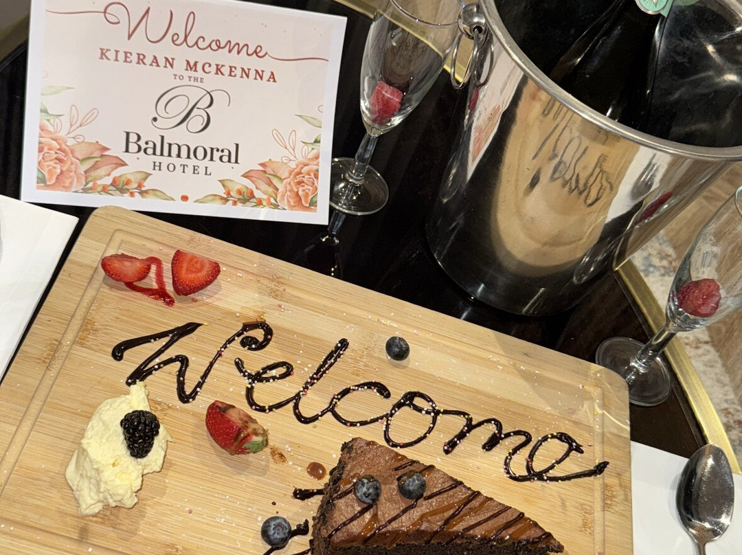 Balmoral Hotel主图