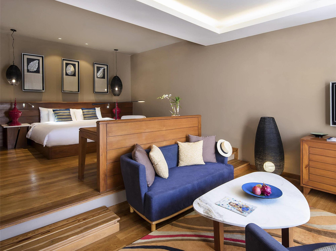 茵莱湖诺富特蔑敏酒店主图