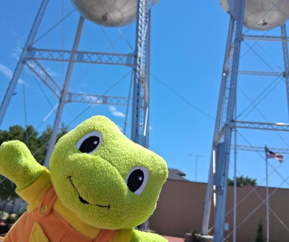 Hot and Cold Water Towers-Pratt必去景点