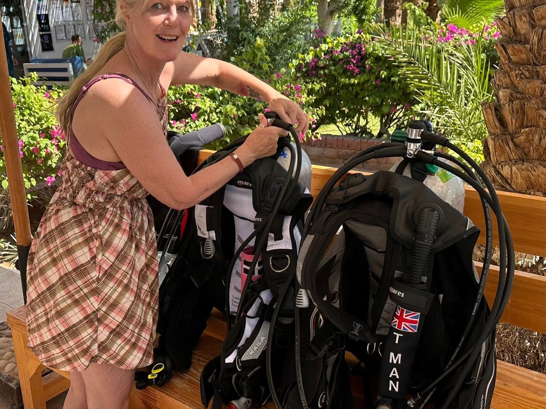 iDive Diving Centre-马卡迪湾必去景点