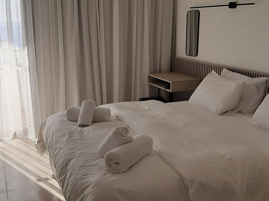 Pigeon Beach Hotel Apartments主图