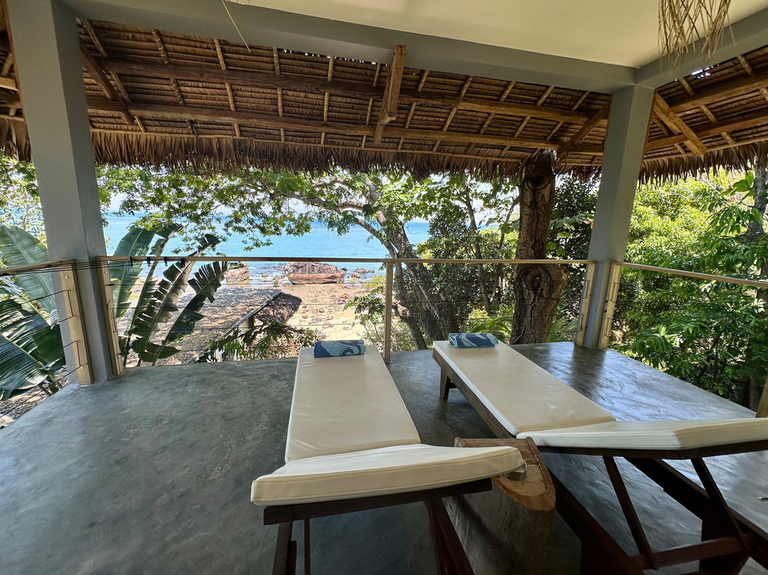 Komba On The Rocks主图