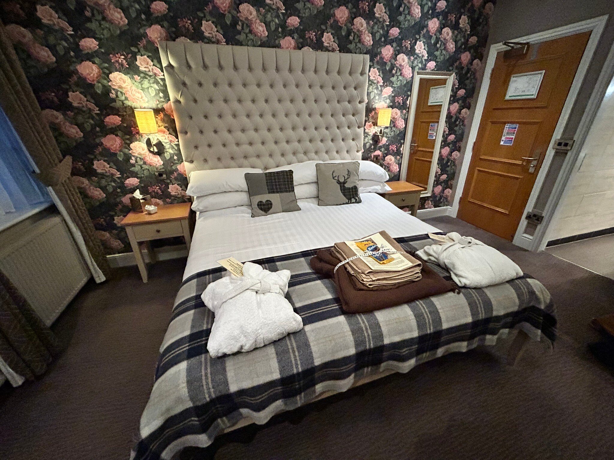 The County Hotel-官方