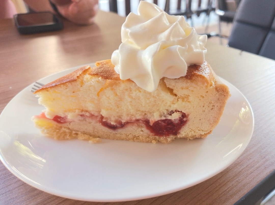 Yupa Salon With Coffee And Cake