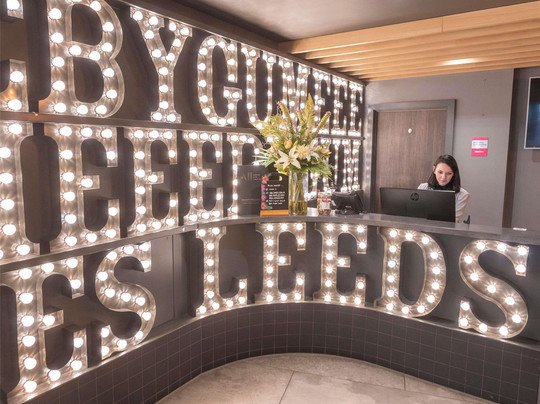 宜必思尚品利兹市中心体育场酒店