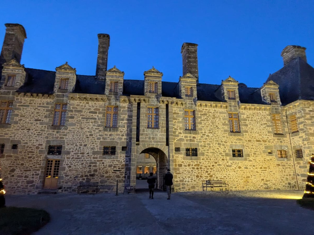 Château Rocher Portail-Saint-Brice-en-Cogles必去景点