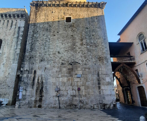 Piazza Unità D'italia-丰迪必去景点