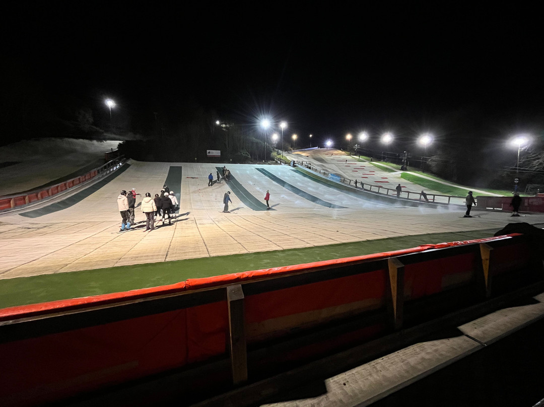 Norfolk Snowsports Club-诺威奇必去景点