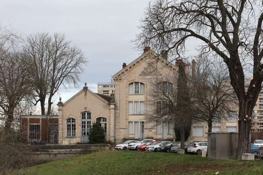 Les Pompes Elévatoires-索恩河畔沙隆必去景点