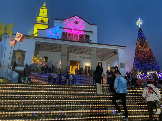 Iglesia Basilica del Señor de Monserrate-波哥大必去景点