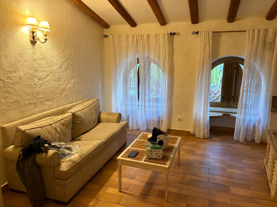 麦佩兹 LIVVO 乡村酒店主图