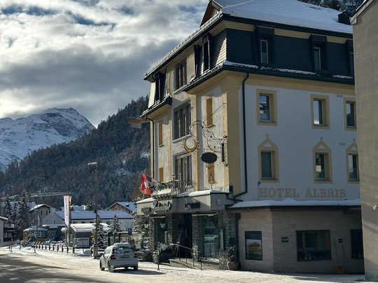 阿布里司酒店主图