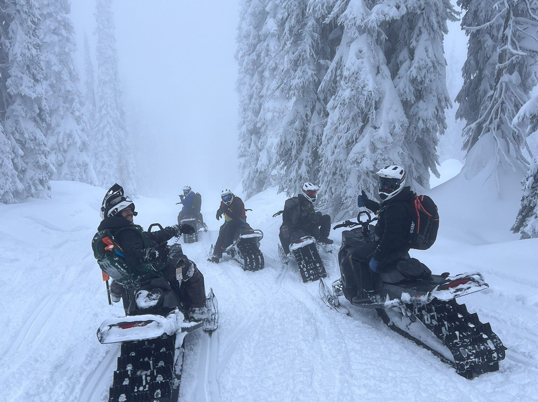 Great Canadian Tours-雷夫尔斯托克必去景点