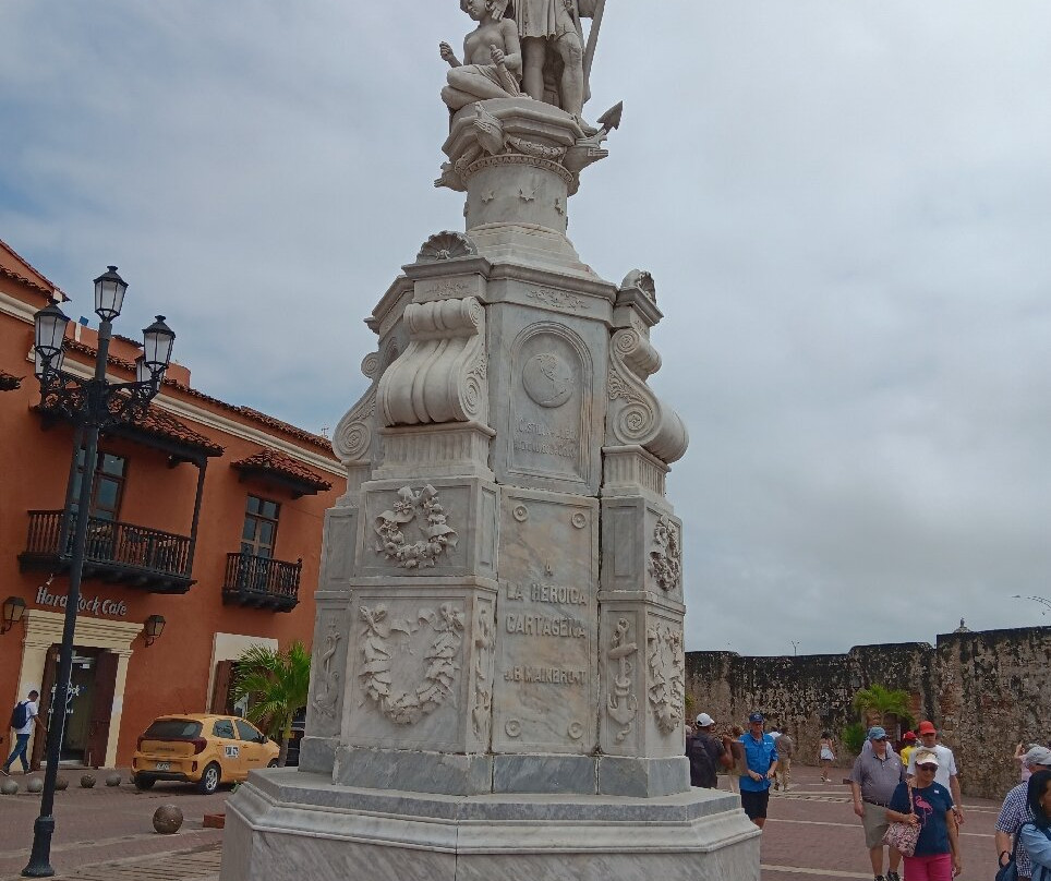 Plaza de la Aduana-卡塔赫纳必去景点