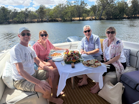 Luxury Boutique Boat Charters Mandurah-North Yunderup必去景点