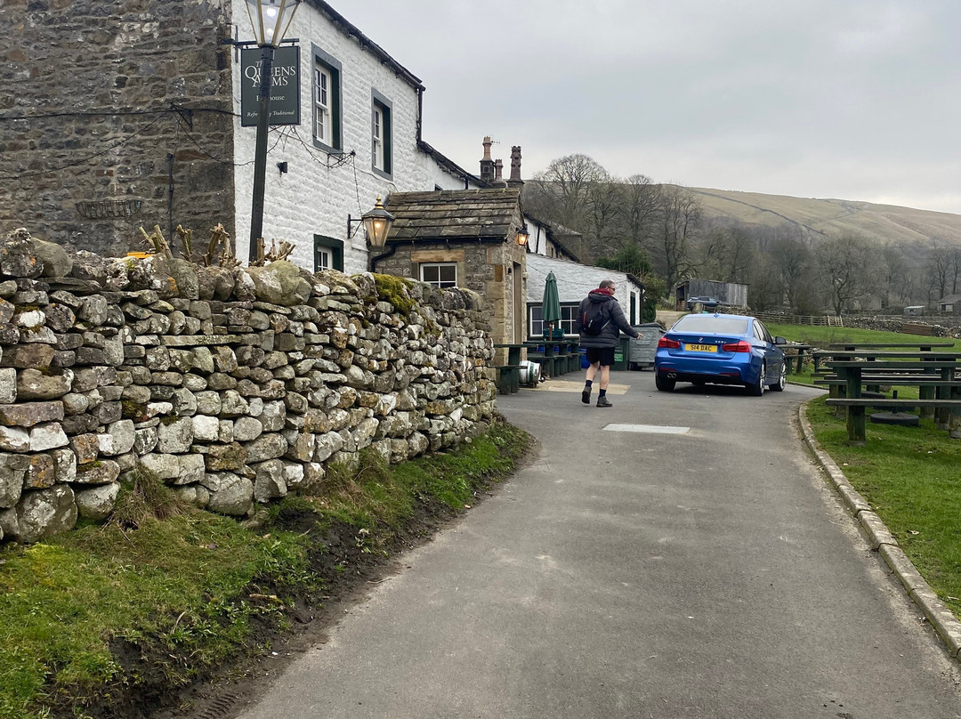 里顿皇后酒店主图