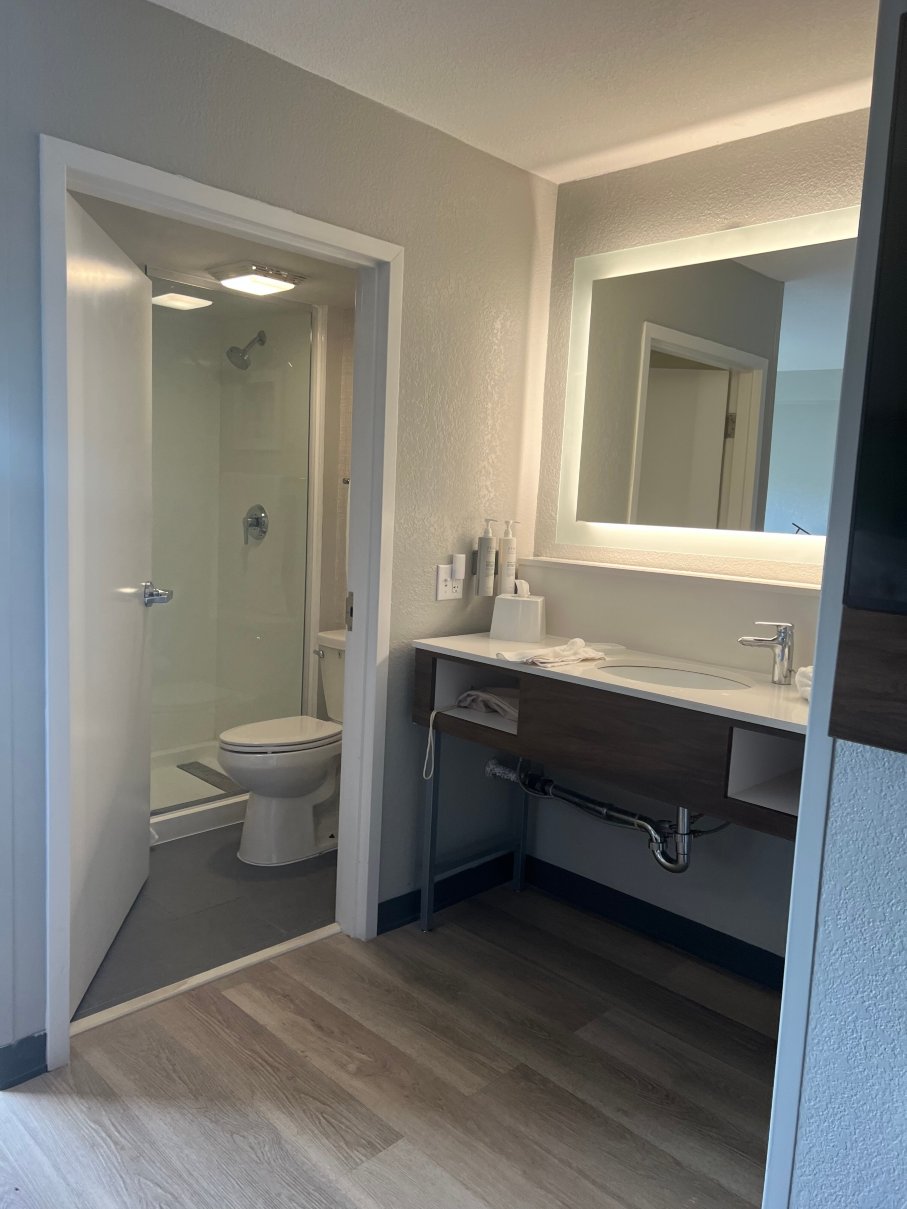 韦斯顿-索格拉斯购物中心南舒适全套房酒店-浴室