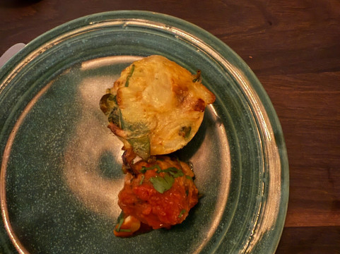 思里珍娜酒店主图