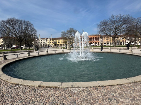 河谷草地广场-帕多瓦必去景点