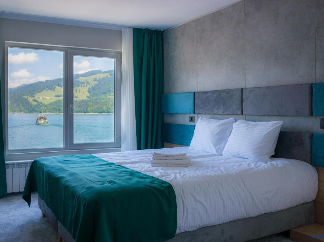 Hotel Plutitor Lebăda