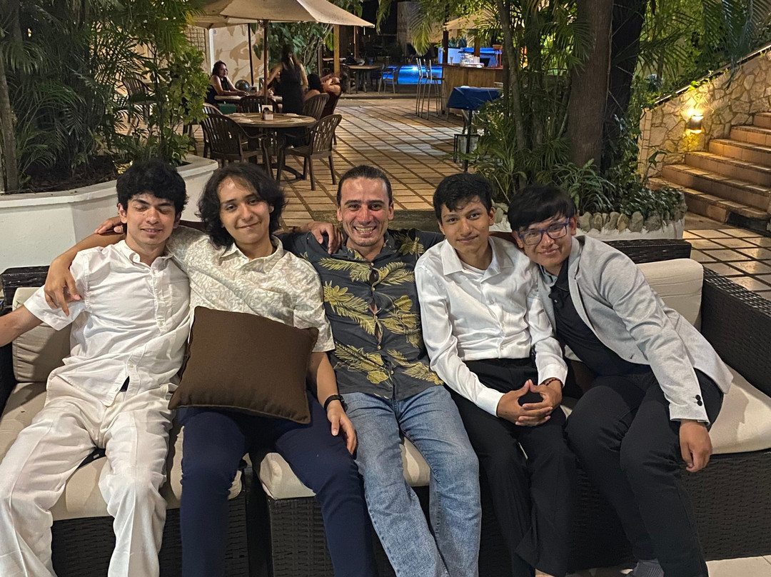 玛雅郁金香帕林科酒店主图