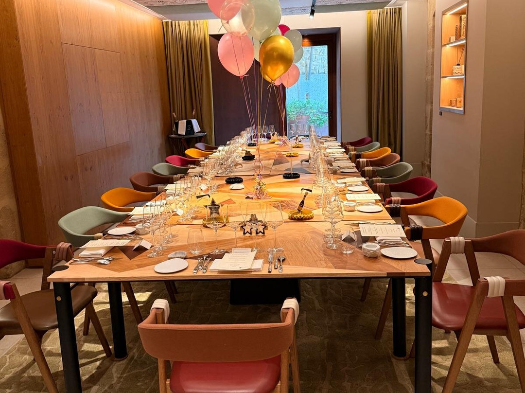 萨马涅戈宫酒店主图