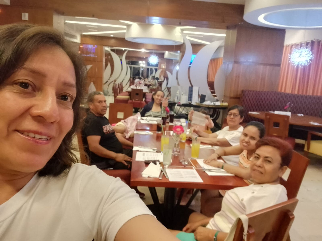 帝国世界宫殿酒店主图