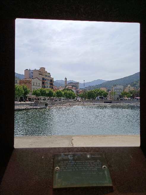 Platja De Portbou-Portbou必去景点