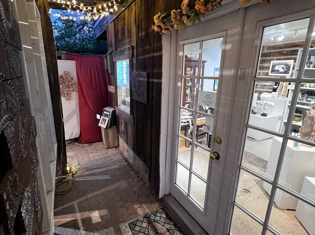 Desert Basin Gallery llc-Pioneertown必去景点