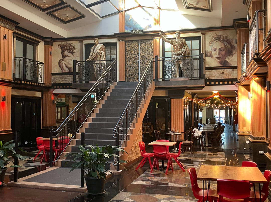 意塔隆海滩旅游度假酒店主图