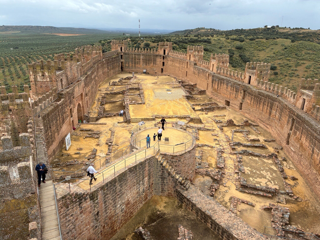 Banos de la Encima Castle-Banos de la Encina必去景点