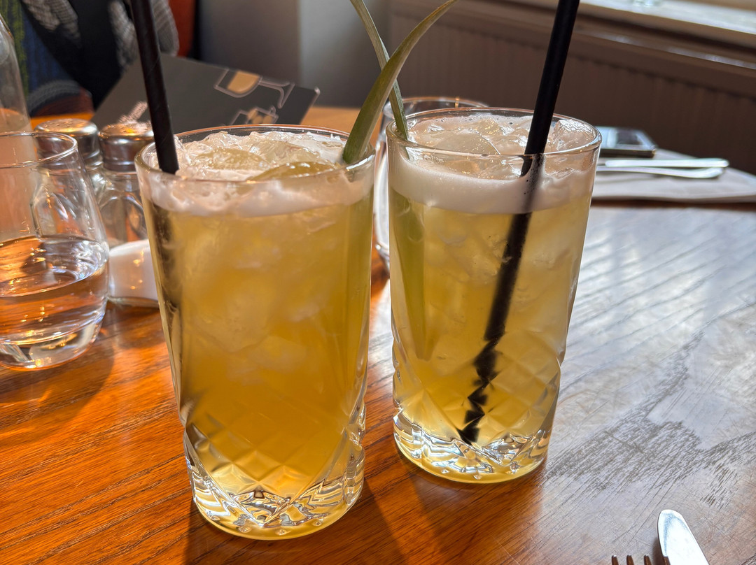 贝斯特韦斯特王冠酒店主图