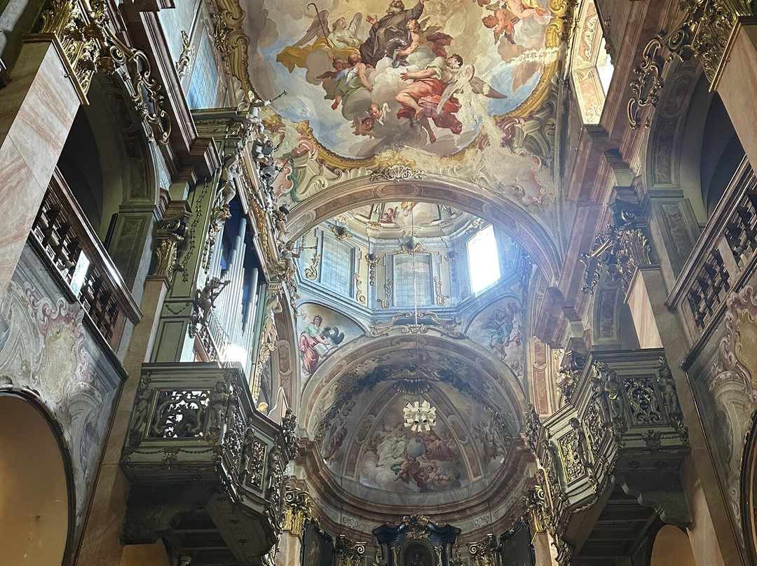 Basilica di San Giulio-奥尔塔圣朱利奥必去景点