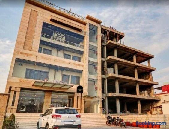 Townhouse Oak Hotel Arnavya