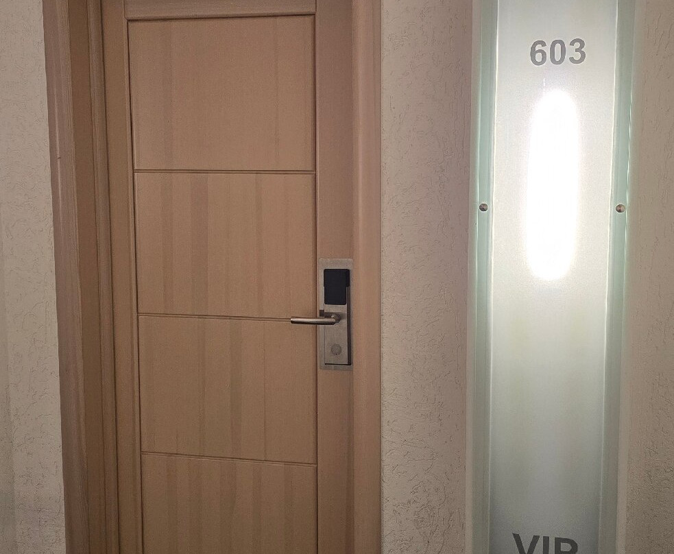 维萨威酒店主图