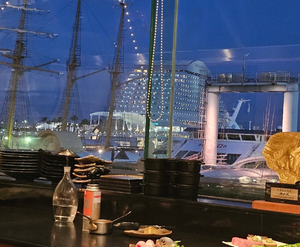 神户海港拉套房酒店主图