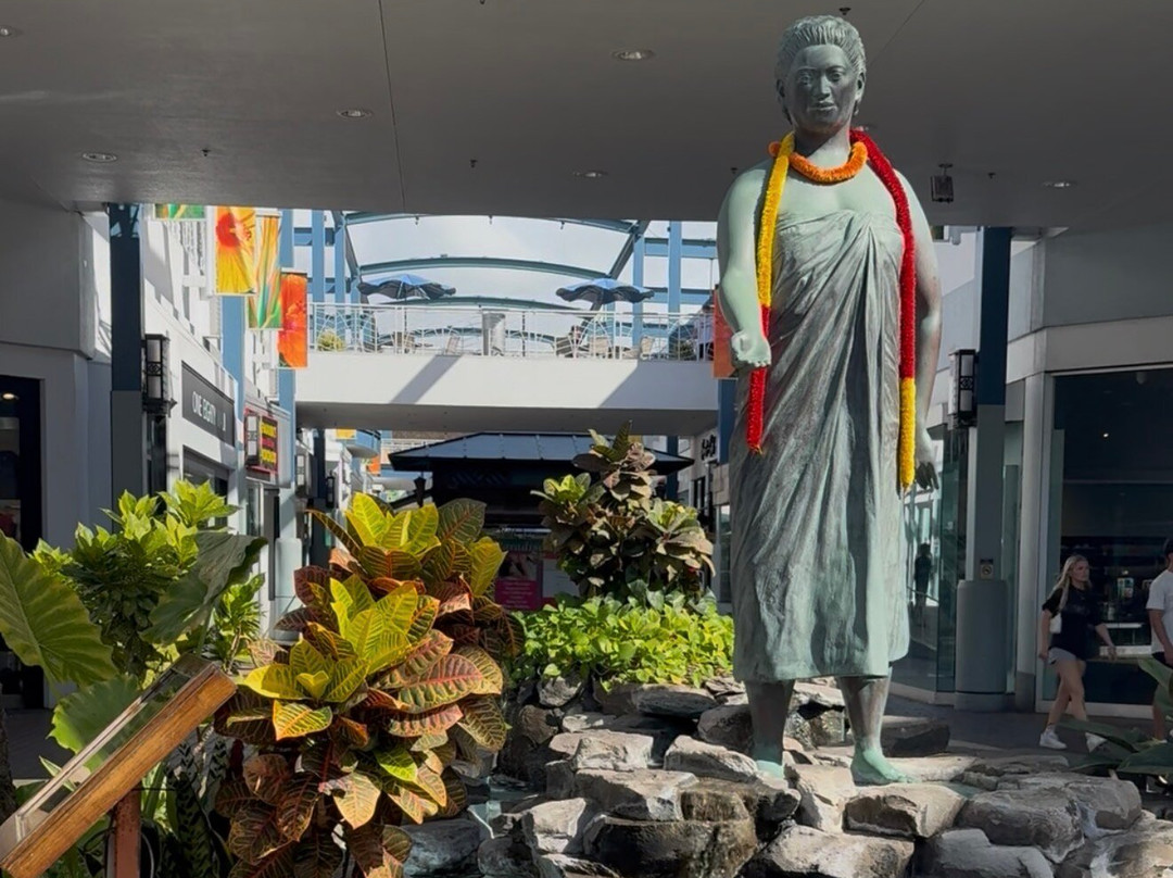 Queen Ka'ahumanu Center-卡胡卢伊必去景点