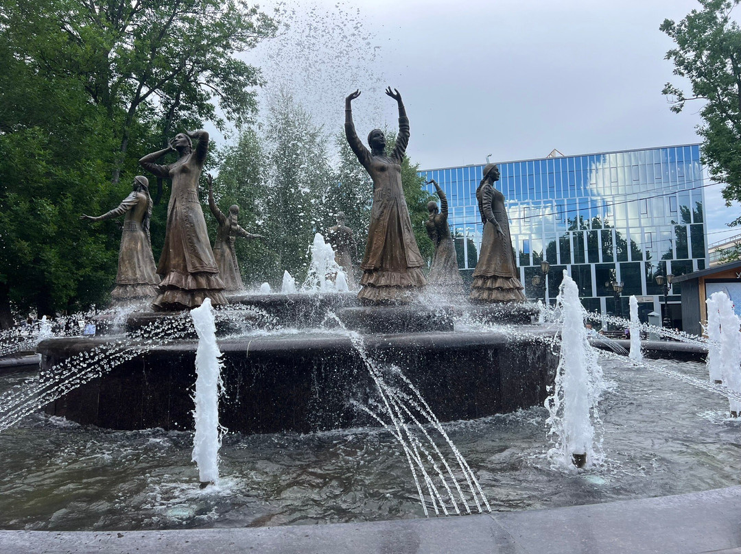 Fountain Seven Girls-乌法必去景点