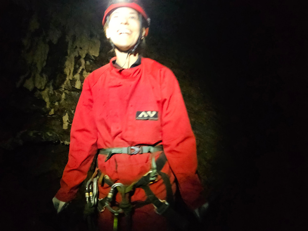 Horne Lake Caves Provincial Park-魁利克姆海滩必去景点
