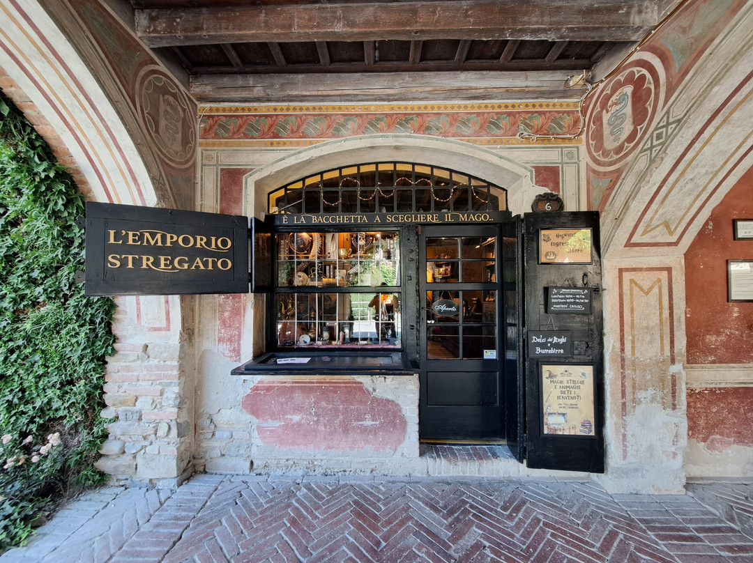 L'emporio Stregato-Grazzano Visconti必去景点
