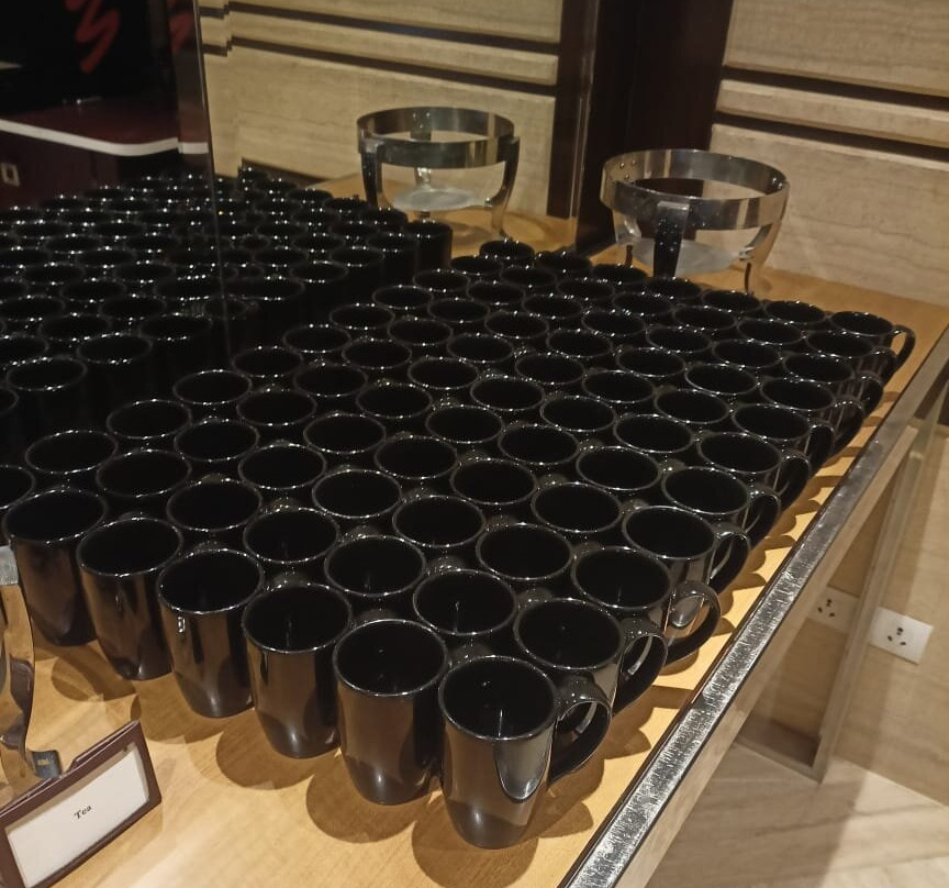 大萨洛瓦尔门廊酒店主图