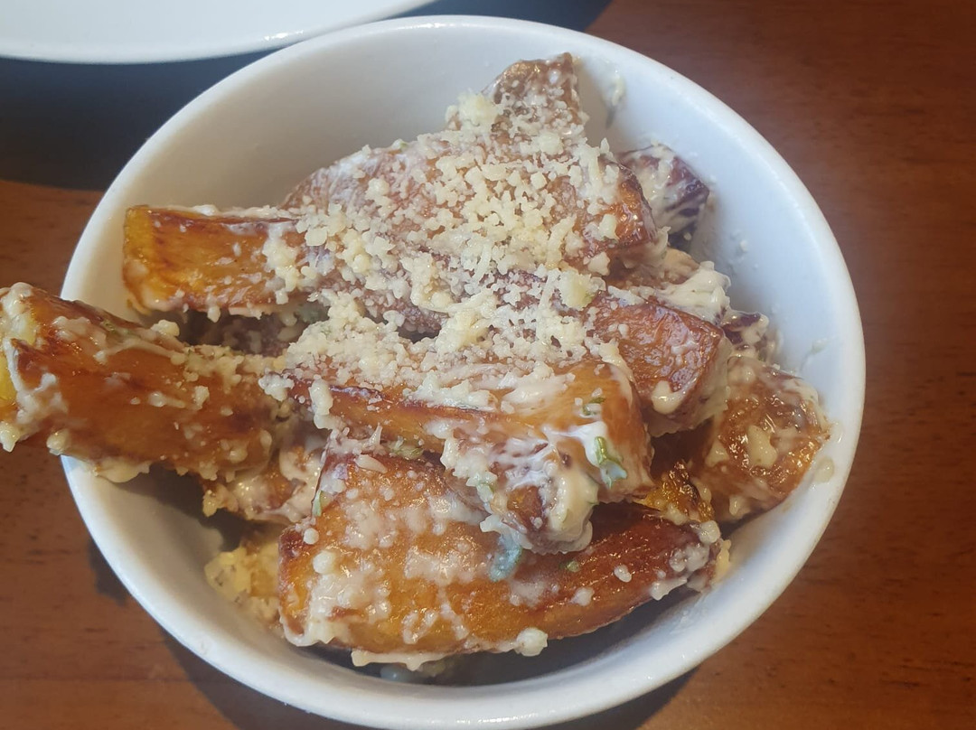 滨水酒店及餐厅主图