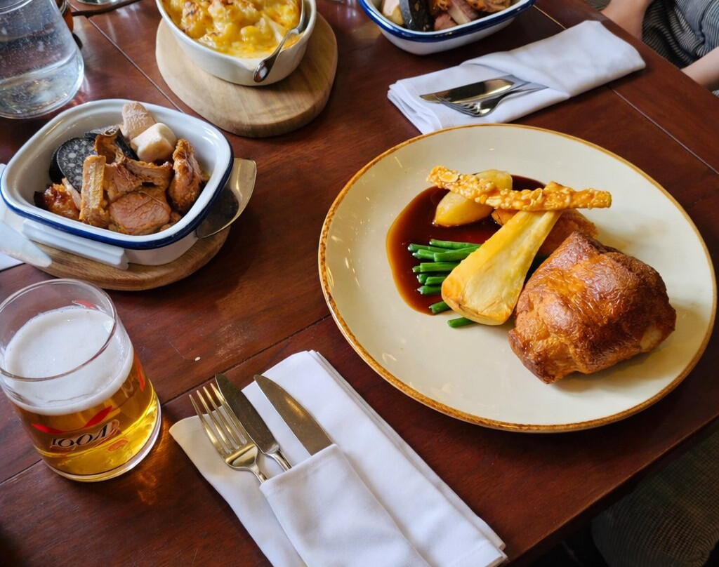 Castle Eaton餐馆和美食-The George
