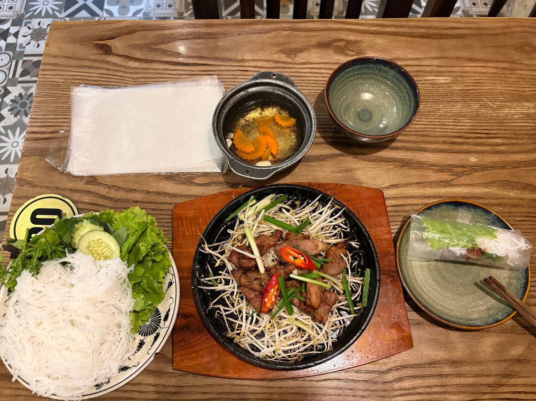 Mẹt Vietnamese Restaurant & Vegetarian Met 4