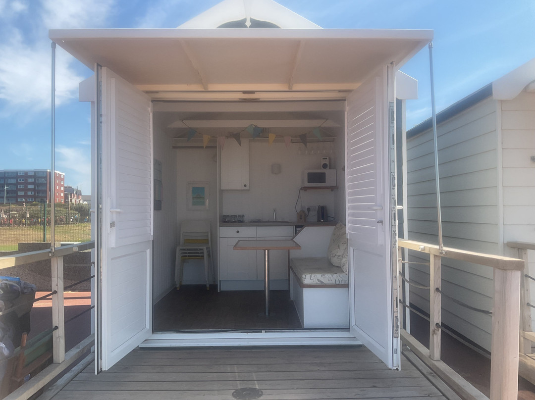 St Annes Beach huts-Lytham St Anne's必去景点