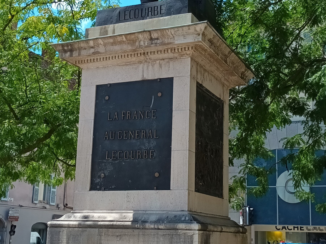 Place de la Liberte-隆勒索涅必去景点