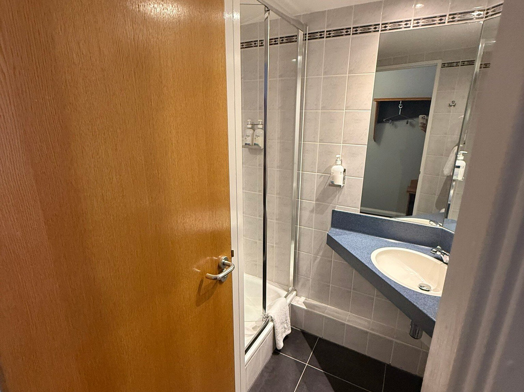 Holiday Inn Express 沃维克M40，JCT.15主图