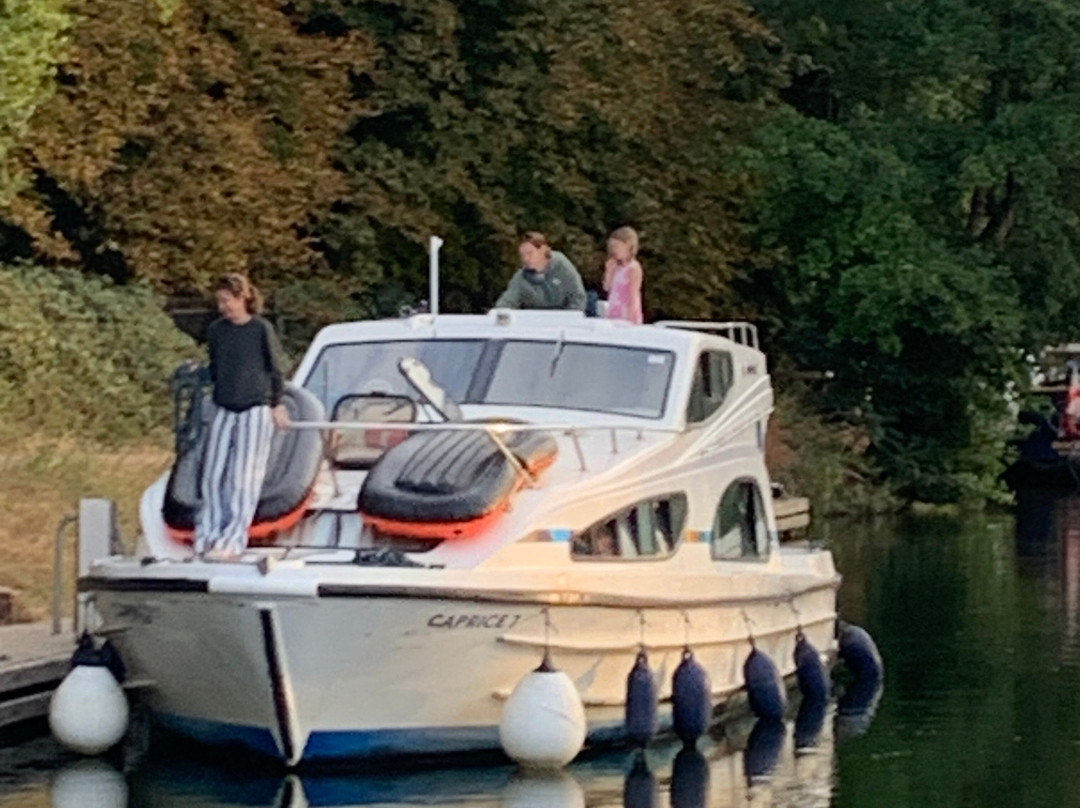 Le Boat - Benson-Benson必去景点