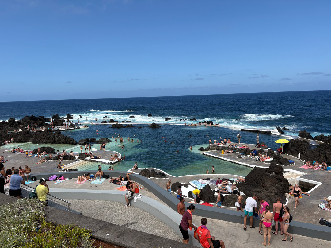 Porto Moniz Natural Swimming Pools-莫尼什港必去景点